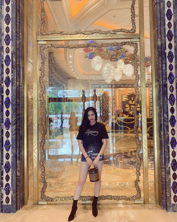 Bạn gái tin đồn mới của Quang Hải: Gương mặt già dặn nhưng ăn đứt Nhật Lê bởi body nóng bỏng, thần thái sang chảnh ảnh 11