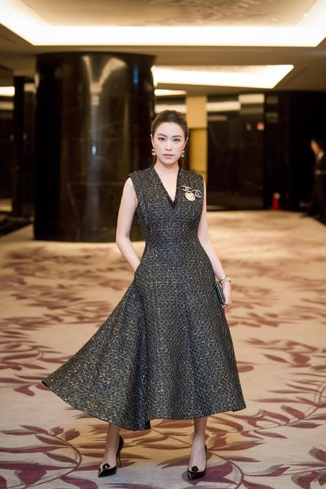 Style thời trang cá tính, cực kỳ thời thượng ngoài đời của Hoàng Thùy Linh ảnh 5 Empty