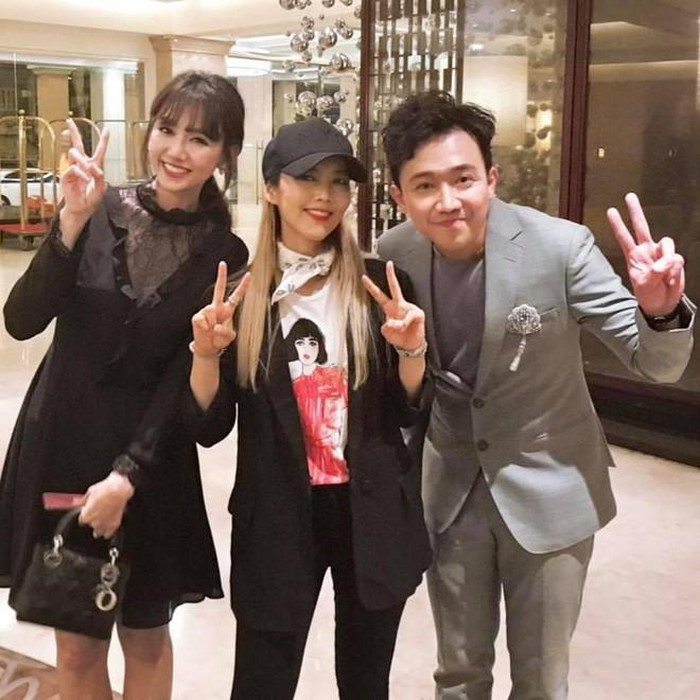 Cận cảnh bộ sưu tập cài áo hàng hiệu của Trấn Thành ảnh 9 Cận cảnh bộ sưu tập cài áo hàng hiệu của Trấn Thành ảnh 9