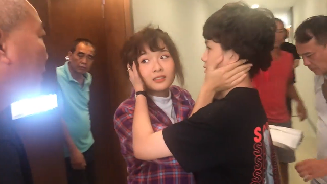 Hot girl cưỡng hôn đồng giới Dương trong 