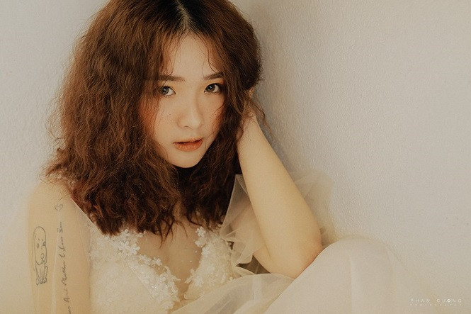 Hot girl cưỡng hôn đồng giới Dương trong 