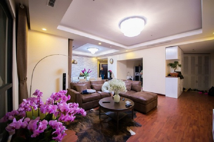 Tham nha cua cac Hoa hau, A hau sau khi dang quang hinh anh 6