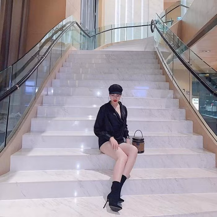 "Bạn gái tin đồn" check-in cùng resort với Quang Hải ảnh 2