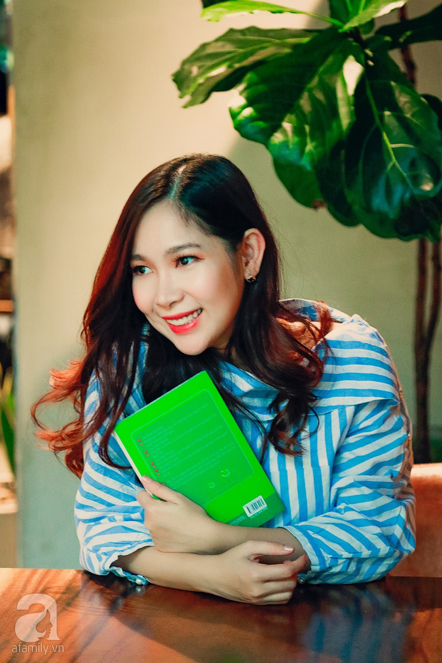 Ca sĩ Duy Uyên Mắt Ngọc” trải lòng về 10 năm mưu sinh trên đất Mỹ, trầm cảm, rối loạn cảm xúc đến mức khóc cười lẫn lộn-2