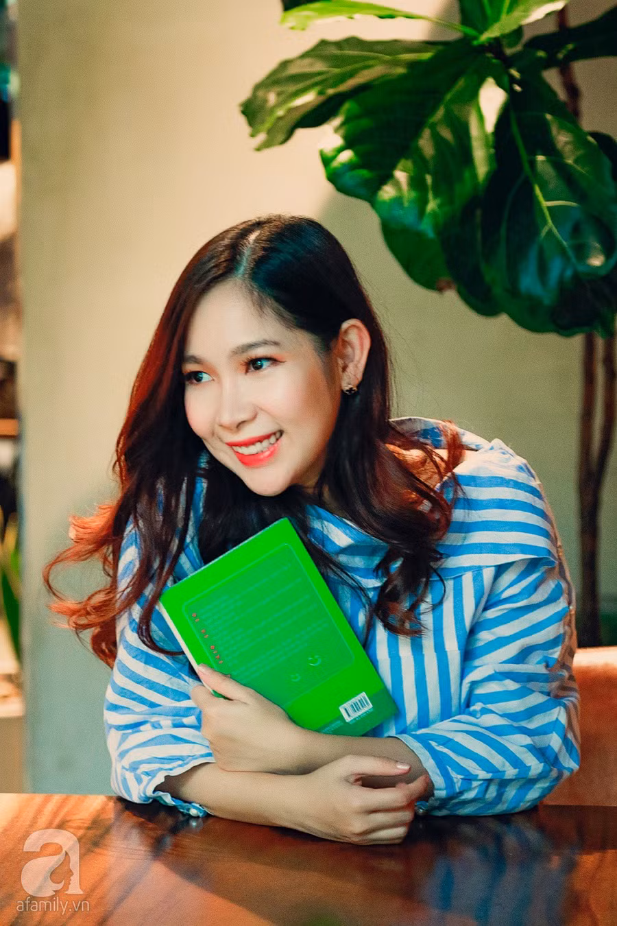 Ca sĩ Duy Uyên Mắt Ngọc” trải lòng về 10 năm mưu sinh trên đất Mỹ, trầm cảm, rối loạn cảm xúc đến mức khóc cười lẫn lộn-2