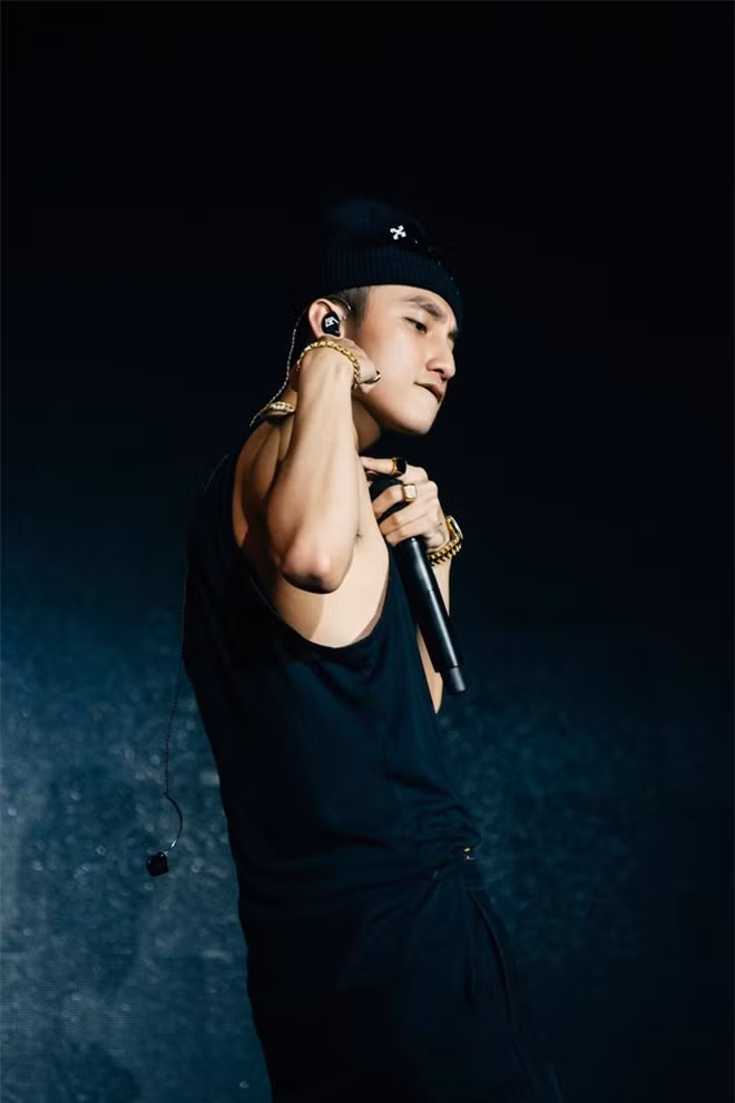 Sơn Tùng lại làm cộng đồng Sky “mất máu” hàng loạt khi khoe cơ bắp đâu ra đấy trước thềm Sky Tour tại Hà Nội - Ảnh 5.