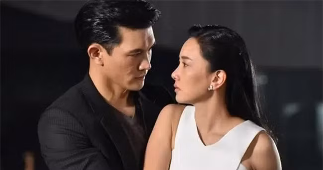 Hoa có vẻ buồn ra mặt nhưng đến khi tôi nói là sẽ mua một chiếc ô tô thì cô ấy mừng lắm. (Ảnh minh họa).