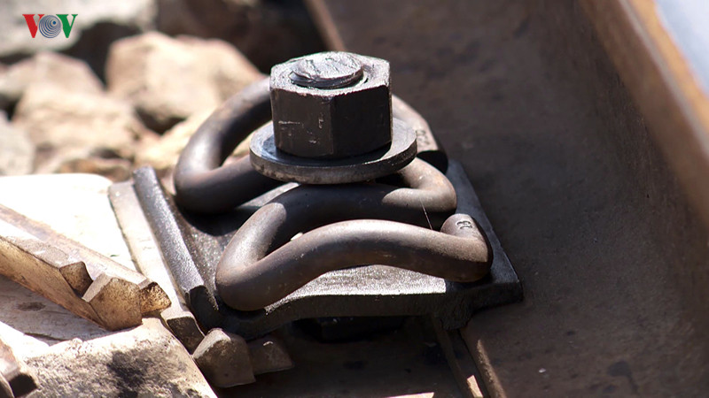 trom phu kien duong sat, uy hiep an toan chay tau tai khanh hoa hinh 3