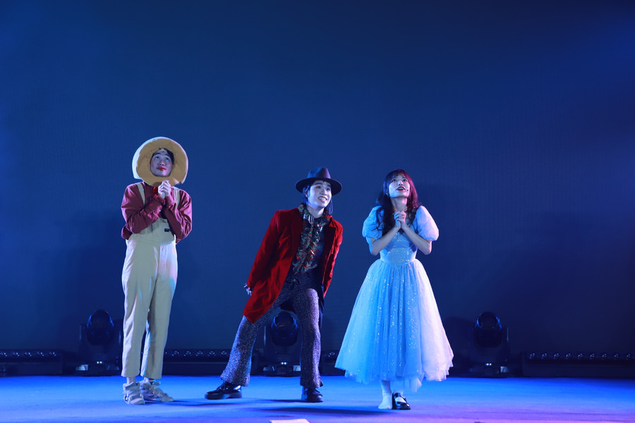 Các em cần biết cách vượt qua nỗi sợ hãi để khám phá bản thân. Các em cần biết cách vượt qua nỗi sợ hãi để khám phá bản thân.