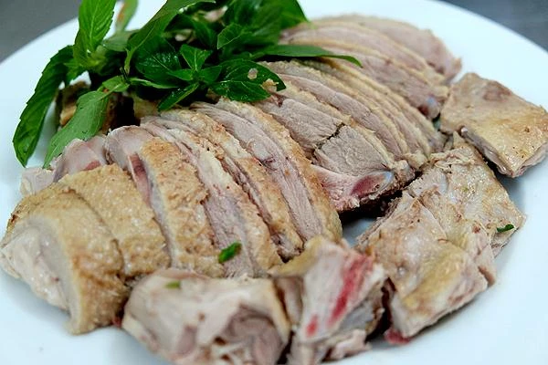 Vịt luộc chấm mắm gừng đậm chất miền Nam 