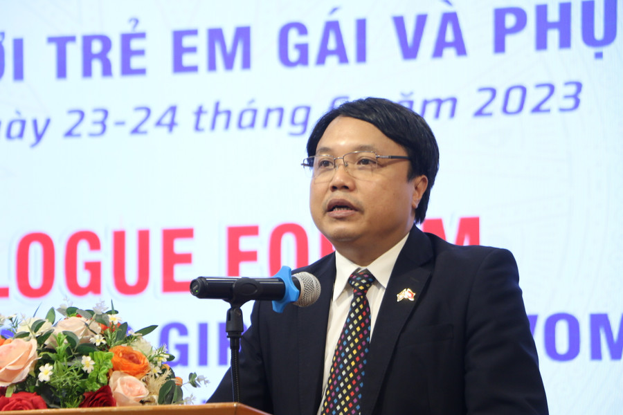 TS Tạ Ngọc Trí – Phó Vụ trưởng Vụ Giáo dục Tiểu học, Bộ GD&amp;ĐT phát biểu khai mạc.