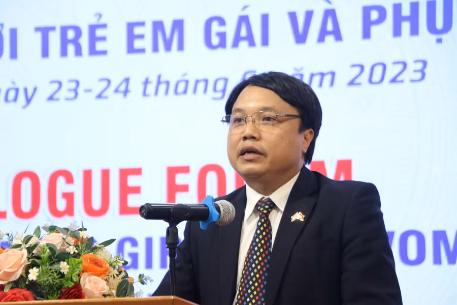 TS Tạ Ngọc Trí – Phó Vụ trưởng Vụ Giáo dục Tiểu học, Bộ GD&amp;ĐT phát biểu khai mạc.