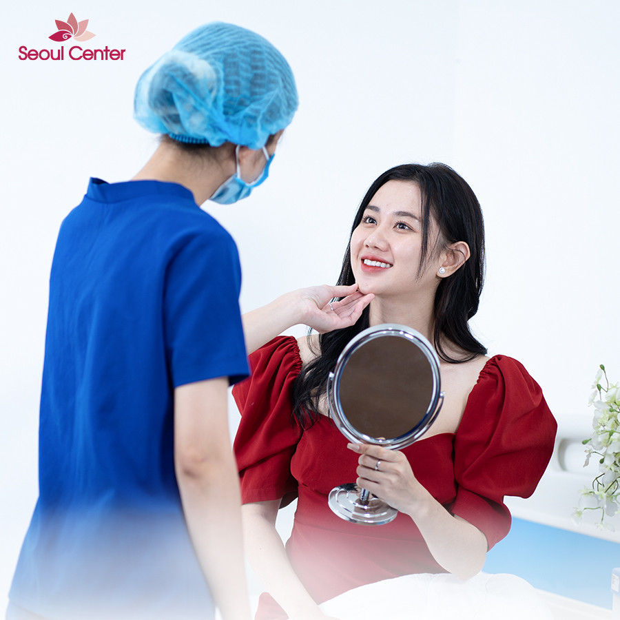 Khách hàng đánh giá cao về kết quả sau khi cắt mí mắt tại Seoul Center.