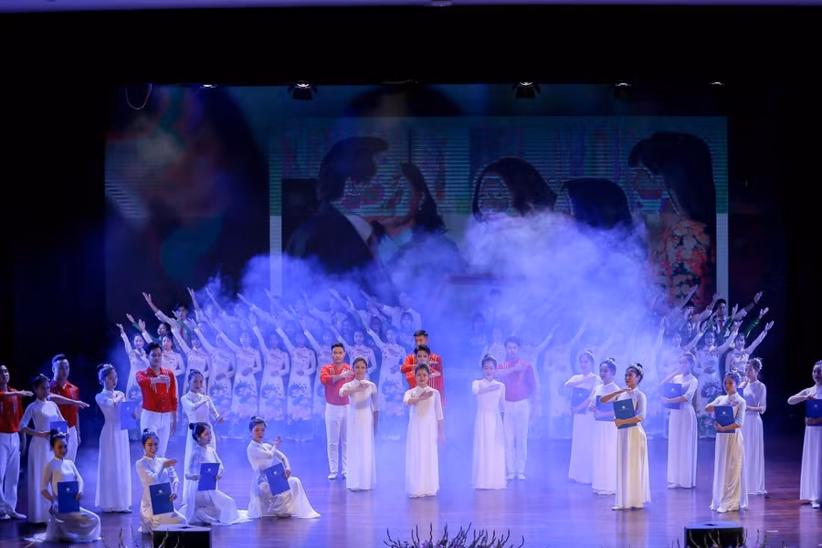 Đại hội thi đua yêu nước ngành giáo dục lần thứ VII: Động lực để "cháy" hết mình cho sự nghiệp trồng người ảnh 4