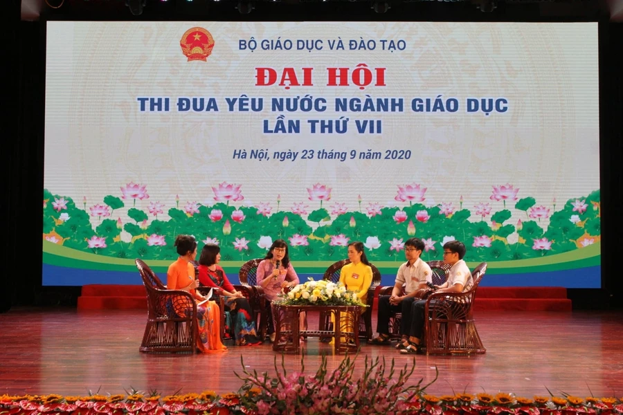 Các đại biểu tham gia tọa đàm