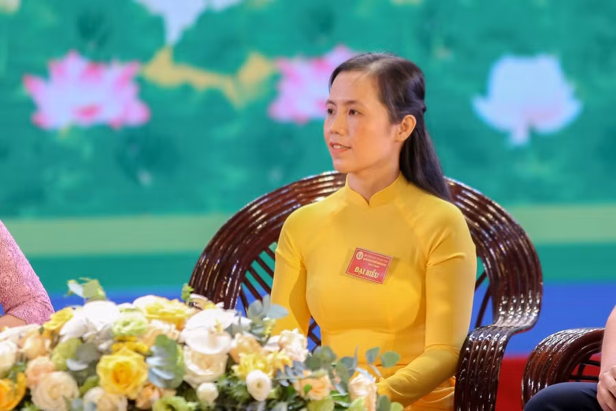 Cô giáo Phạm Thị Thanh Nhung - giáo viên môn Ngữ văn, Trường THCS Nguyễn An Khương (Hóc Môn, Thành phố Hồ Chí Minh)