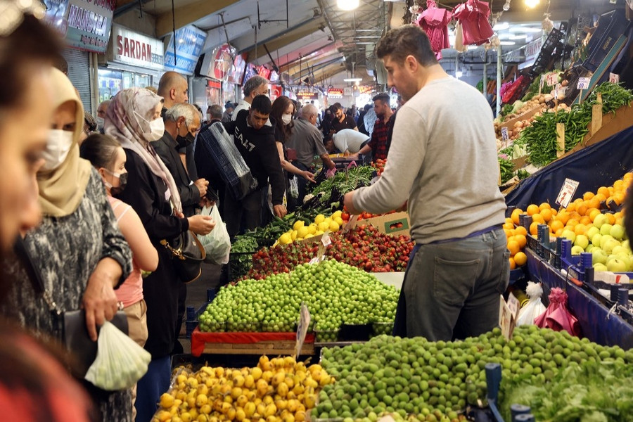 Chợ địa phương đặc biệt rẻ với nhiều lựa chọn thực phẩm tươi sống. (Ảnh: ITN)