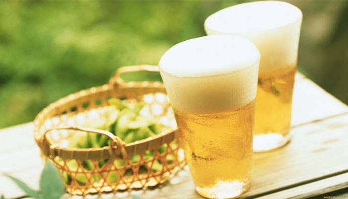 Dùng bia để gội đầu, sau một tuần cả nhà đều tròn mắt vì điều bất ngờ ảnh 1 Bia giàu dưỡng chất giúp nuôi dưỡng tóc từ gốc tới ngọn