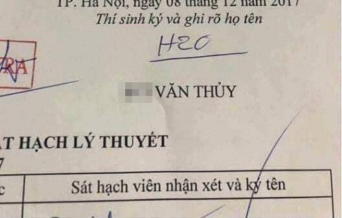 Chủ nhân chữký này hẳn là một người yêu hóa học.