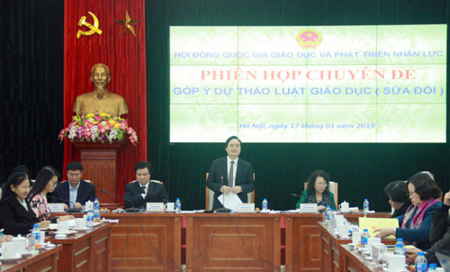 Bộ trưởng Phùng Xuân Nhạ phát biểu chỉ đạo, giao nhiệm vụ cho nhóm nghiên cứu đề tài xây dựng Khung chiến lược phát triển GD&ĐT Việt Nam giai đoạn 2021 – 2030 Bộ trưởng Phùng Xuân Nhạ phát biểu chỉ đạo, giao nhiệm vụ cho nhóm nghiên cứu đề tài xây dựng Khung chiến lược phát triển GD&ĐT Việt Nam giai đoạn 2021 – 2030