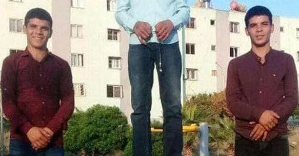 Một bức ảnh chụp chung cho thấy Murat (trái) không giống hệt người anh em trai song sinh Huseyin. Ảnh: Asia Wire Ly kỳ tù nhân vượt ngục nhờ anh em song sinh