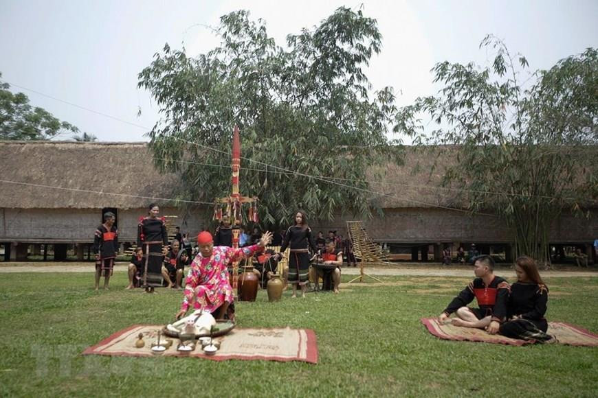 Tái hiện không gian lễ hội Cầu an của đồng bào Ê đê