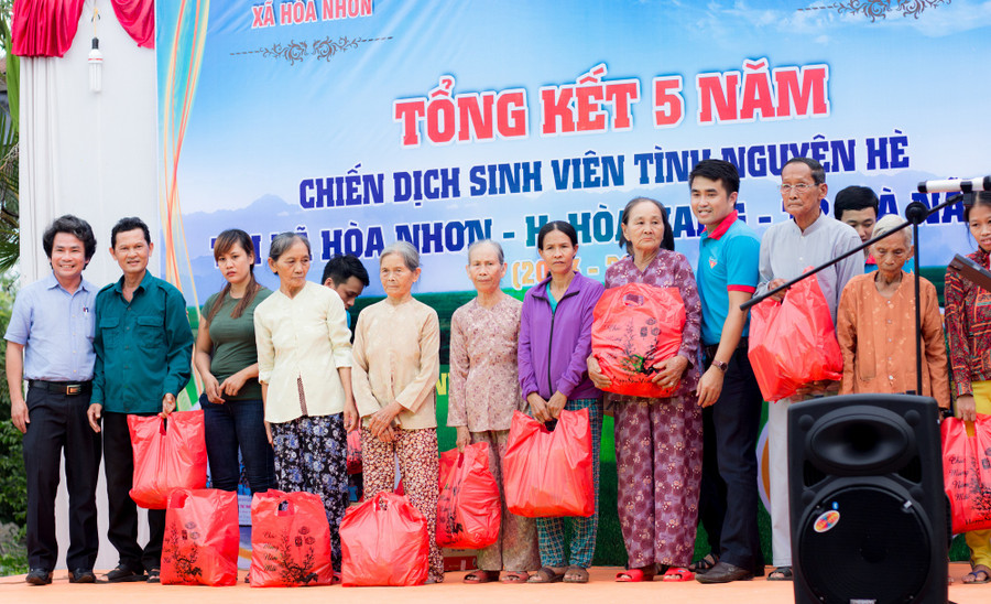 Chiến dịch hè trao quà, sinh kế cho người dân.