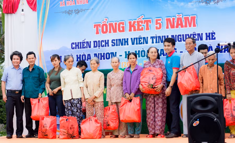 Chiến dịch hè trao quà, sinh kế cho người dân.