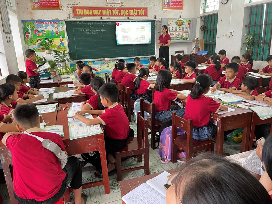 Tiết Toán minh họa chuyên đề của cô giáo Nguyễn Thị Trang.