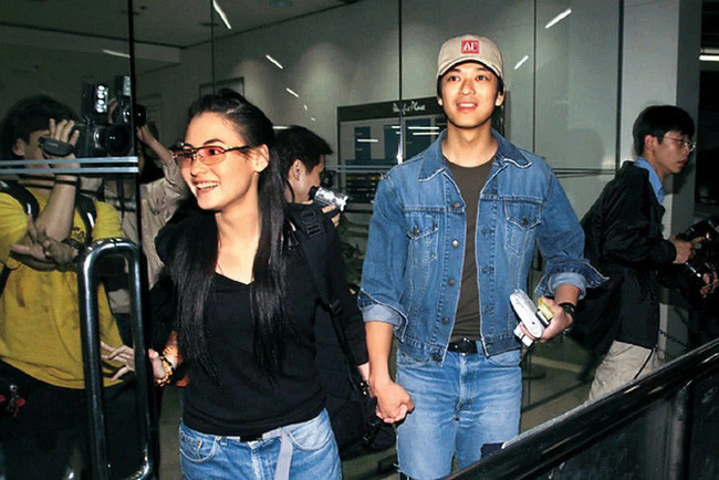 Ai cũng săm soi Tạ Đình Phong hay tình nhân bí ẩn nhưng không biết thanh xuân của Trương Bá Chi từng có người xem cô là cả thế giới - Ảnh 4. Ai cũng săm soi Tạ Đình Phong hay tình nhân bí ẩn nhưng không biết thanh xuân của Trương Bá Chi từng có người xem cô là cả thế giới - Ảnh 4.