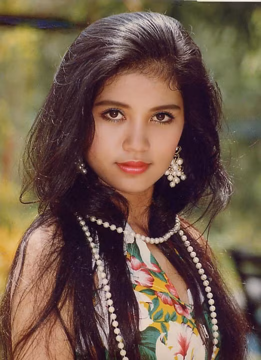 Xôn xao loạt ảnh tuổi đôi mươi “gây bão” của Việt Trinh ảnh 5