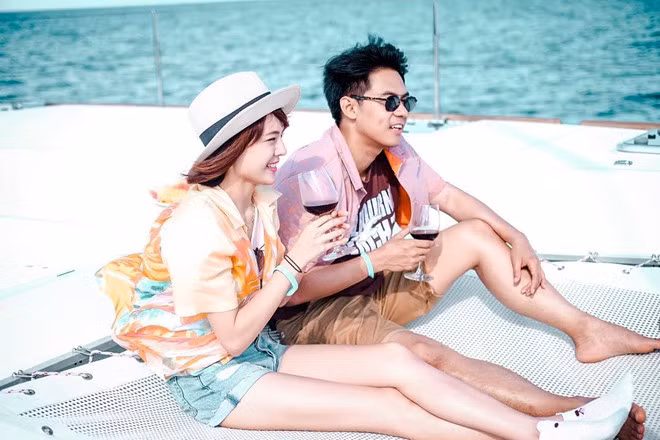 Chuyen tinh 10 nam ngot ngao cua cap doi 
