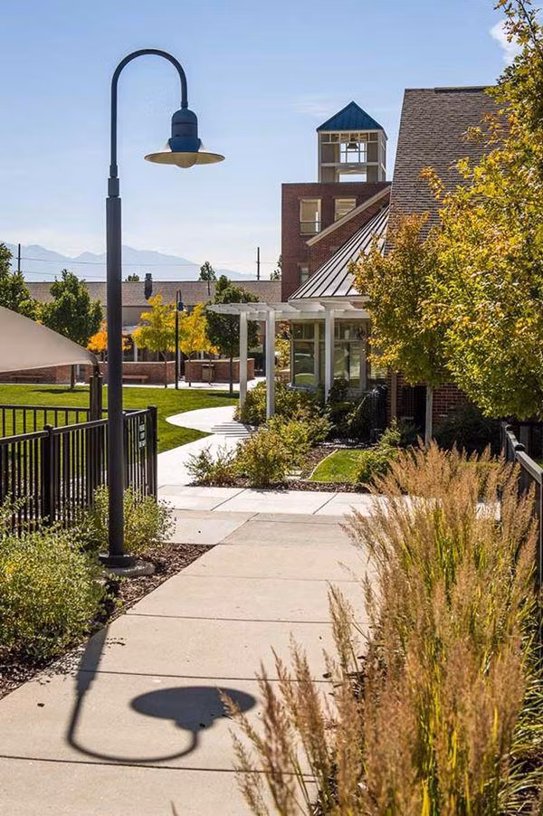 di hoc ma tuong den disney land vi nhung ngoi truong dep nhu lau dai - 12