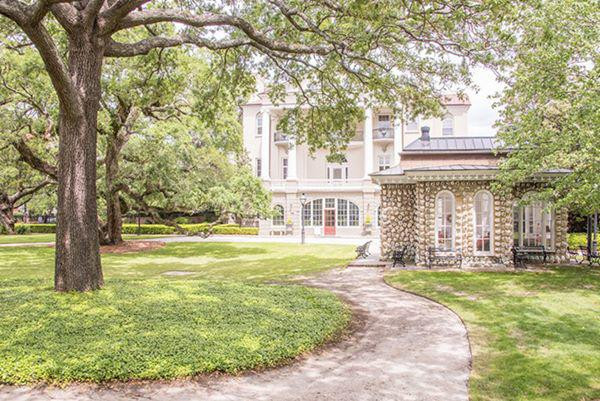 Những ngôi trường đẹp như lâu đài Disney land ảnh 7 di hoc ma tuong den disney land vi nhung ngoi truong dep nhu lau dai - 8