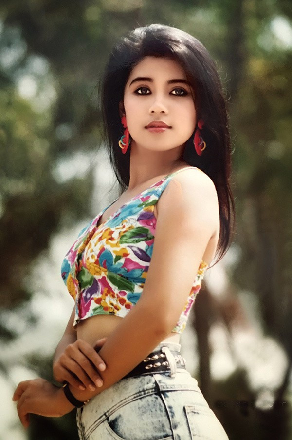 Xôn xao loạt ảnh cũ của Việt Trinh, netizen Việt cảm thán: Bao năm qua đi vẫn chẳng ai vượt qua được nhan sắc đại mỹ nhân ngày ấy - Ảnh 3. Xôn xao loạt ảnh cũ của Việt Trinh, netizen Việt cảm thán: Bao năm qua đi vẫn chẳng ai vượt qua được nhan sắc đại mỹ nhân ngày ấy - Ảnh 3.