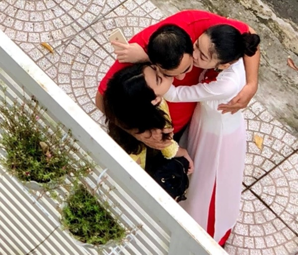 Ngưỡng mộ cuộc hôn nhân 13 năm ngọt ngào, hạnh phúc của MC Quyền Linh ảnh 5 Ngưỡng mộ cuộc hôn nhân 13 năm ngọt ngào, hạnh phúc của MC Quyền Linh và bà xã xinh đẹp-5