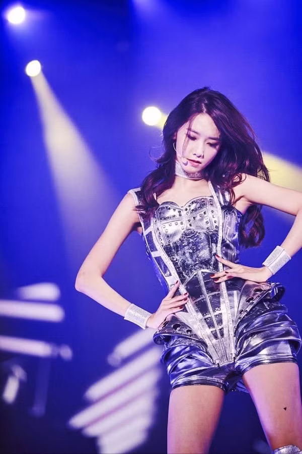 Yoona kiệt sức khi đang nhảy