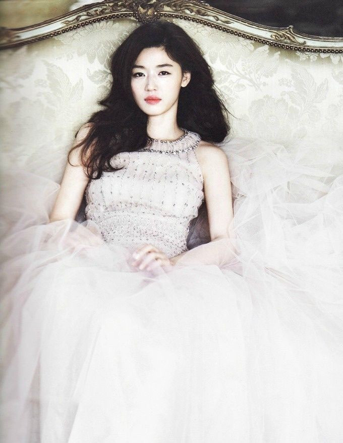 Nhan sắc cực đỉnh của vợ chồng Jeon Ji Hyun ảnh 19