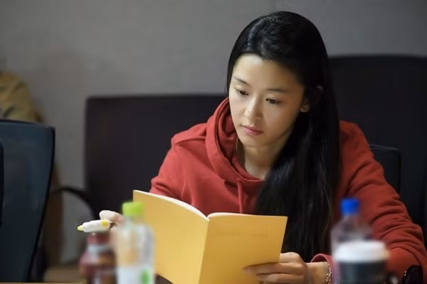 Nhan sắc cực đỉnh của vợ chồng Jeon Ji Hyun ảnh 16