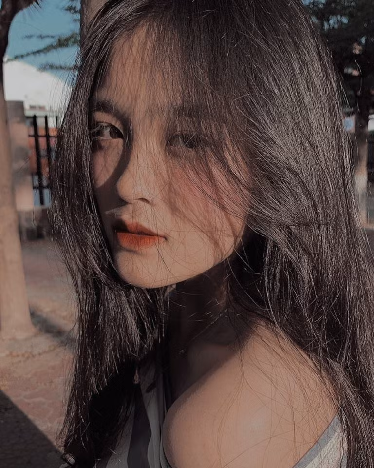 Nữ sinh Đồng Nai nổi như cồn sau một lần bị đăng ảnh trên Facebook, được khen giống Han Sara nhưng dễ thương hơn-3