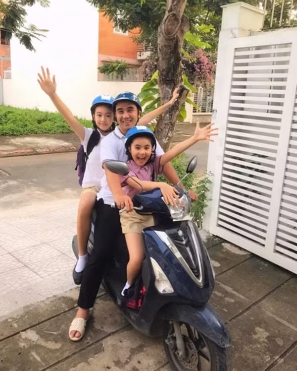 Ngưỡng mộ cuộc hôn nhân 13 năm ngọt ngào, hạnh phúc của MC Quyền Linh và bà xã xinh đẹp-4