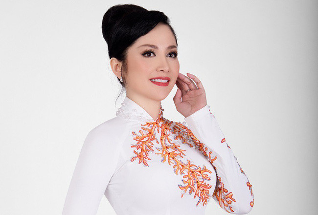 Hoa hậu Thiên Nga: Tiểu thư cành vàng 2 lần đăng quang Hoa hậu, lấy chồng Giáo sư đại học Mỹ nhưng phải chịu nhiều bất hạnh nghiệt ngã - Ảnh 4. Hoa hậu Thiên Nga: Tiểu thư cành vàng 2 lần đăng quang Hoa hậu, lấy chồng Giáo sư đại học Mỹ nhưng phải chịu nhiều bất hạnh nghiệt ngã - Ảnh 4.