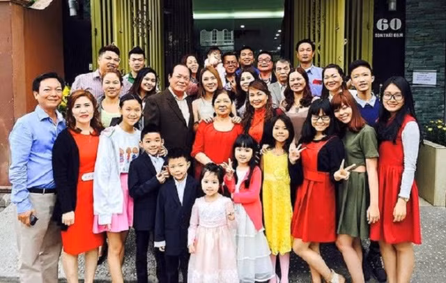 Mẹ Mỹ Tâm từng là hoa khôi huyện, dạy con "thành đạt phải khiêm nhường"