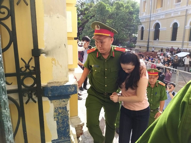 Sau 1 năm vào tù, có ai nhận ra đây là hotgirl Ngọc Miu xinh đẹp một thời? ảnh 12 Sau 1 năm vào tù, có ai nhận ra đây là hotgirl Ngọc Miu xinh đẹp một thời? ảnh 12