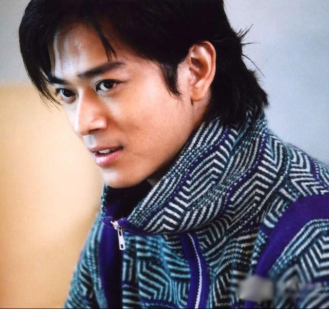 Ai cũng săm soi Tạ Đình Phong hay tình nhân bí ẩn nhưng không biết thanh xuân của Trương Bá Chi từng có người xem cô là cả thế giới - Ảnh 1. Ai cũng săm soi Tạ Đình Phong hay tình nhân bí ẩn nhưng không biết thanh xuân của Trương Bá Chi từng có người xem cô là cả thế giới - Ảnh 1.