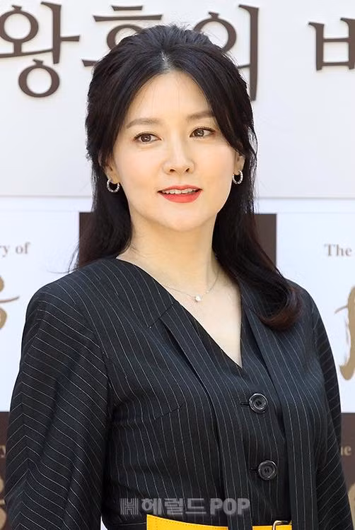 Dù đã U50, nàng Dae Jang Geum Lee Young Ae vẫn là quốc bảo nhan sắc xứ Hàn không ai có thể thay thế-2