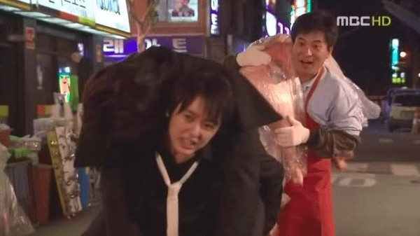 7 phim truyền hình nữ quyền Hàn Quốc đáng xem nhất thập kỉ vừa qua - Có ai còn nhớ Quán cà phê Hoàng tử không? - Ảnh 7. 7 phim truyền hình nữ quyền Hàn Quốc đáng xem nhất thập kỉ vừa qua - Có ai còn nhớ Quán cà phê Hoàng tử không? - Ảnh 7.