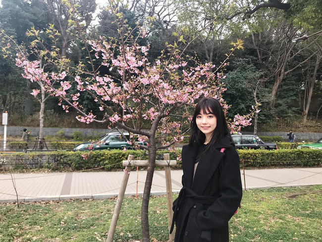 Dân mạng xuýt xoa không thể rời mắt trước vẻ đẹp như tranh vẽ của nữ kỳ thủ được ví là nàng tiên cờ vây, vừa xinh đẹp lại có trí tuệ hơn người - Ảnh 9.