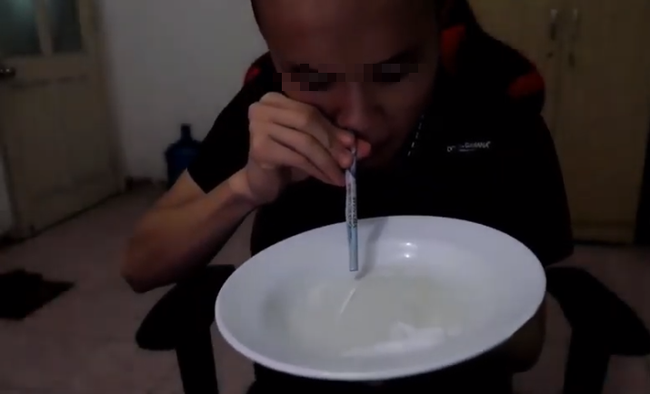 Không chỉ có Khá Bảnh, Youtube còn xuất hiện video hướng dẫn chơi ma túy, tiềm ẩn nhiều nỗi lo cho trẻ con - Ảnh 3. Không chỉ có Khá Bảnh, Youtube còn xuất hiện video hướng dẫn chơi ma túy, tiềm ẩn nhiều nỗi lo cho trẻ con - Ảnh 3.