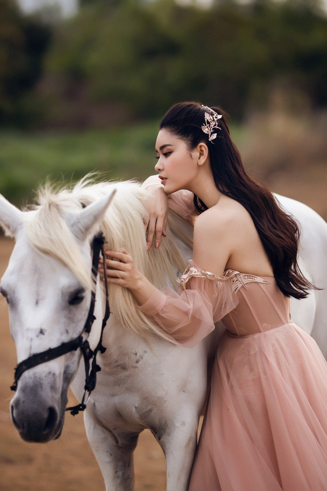 Hậu ly hôn, Trương Quỳnh Anh xóa bỏ dấu vết gái một con - Ảnh 8. Hậu ly hôn, Trương Quỳnh Anh xóa bỏ dấu vết gái một con - Ảnh 8.